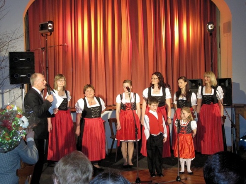 Landrat bei Scheckübergabe Landrat bei Scheckübergabe
